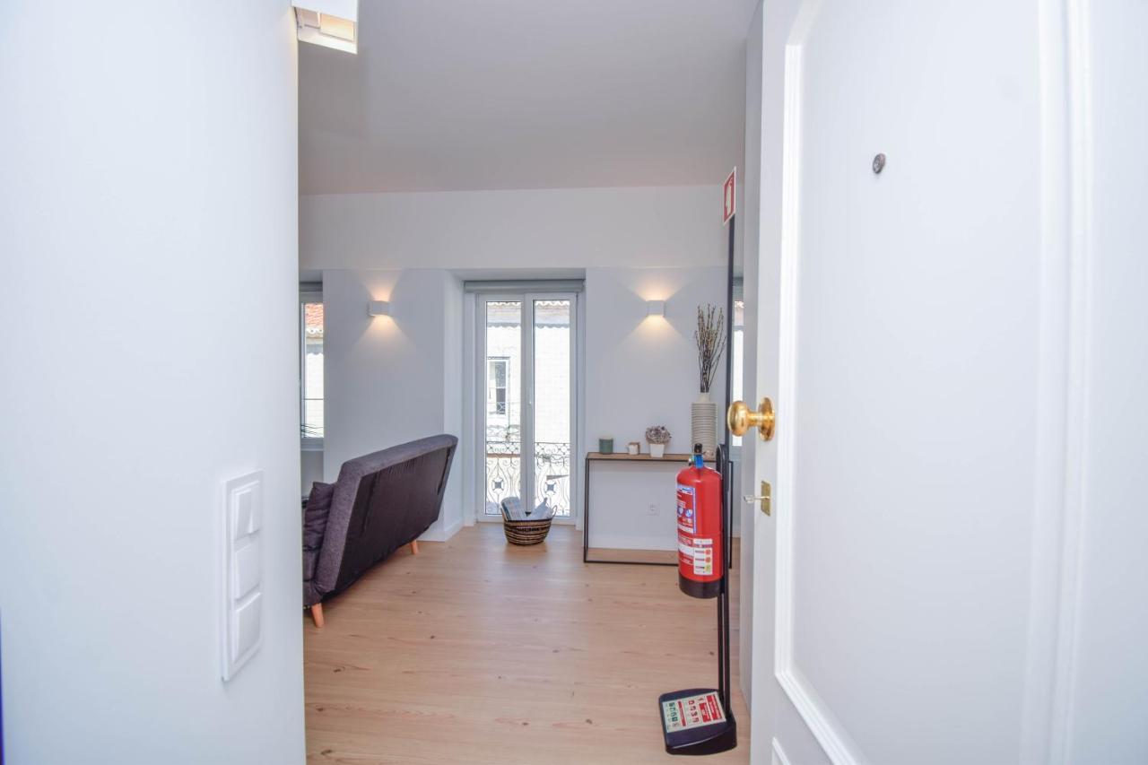 Central & Stylish 2 Bedroom Apartment W/ Balcony Cascais Exterior photo